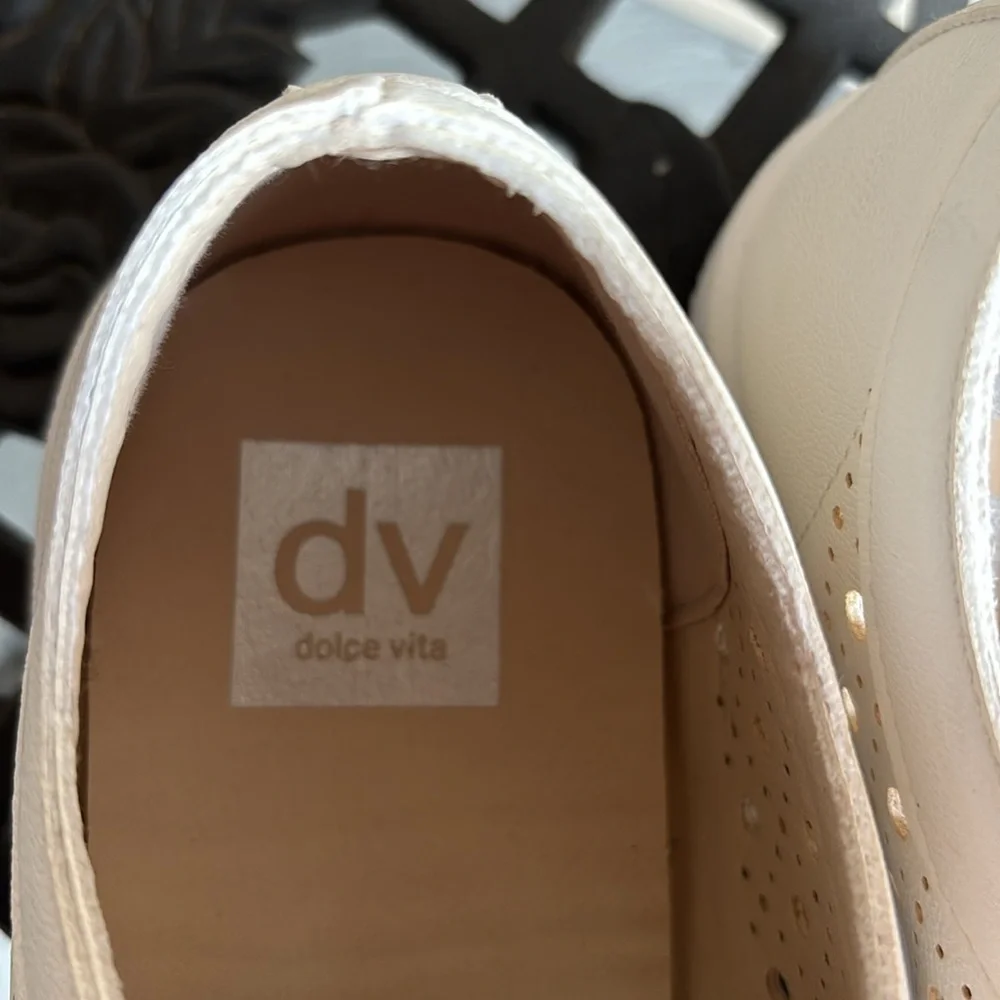 Dolce Vita White Roxane Perforated Sneakers with Bee Embellishments - Picture 5 of 8